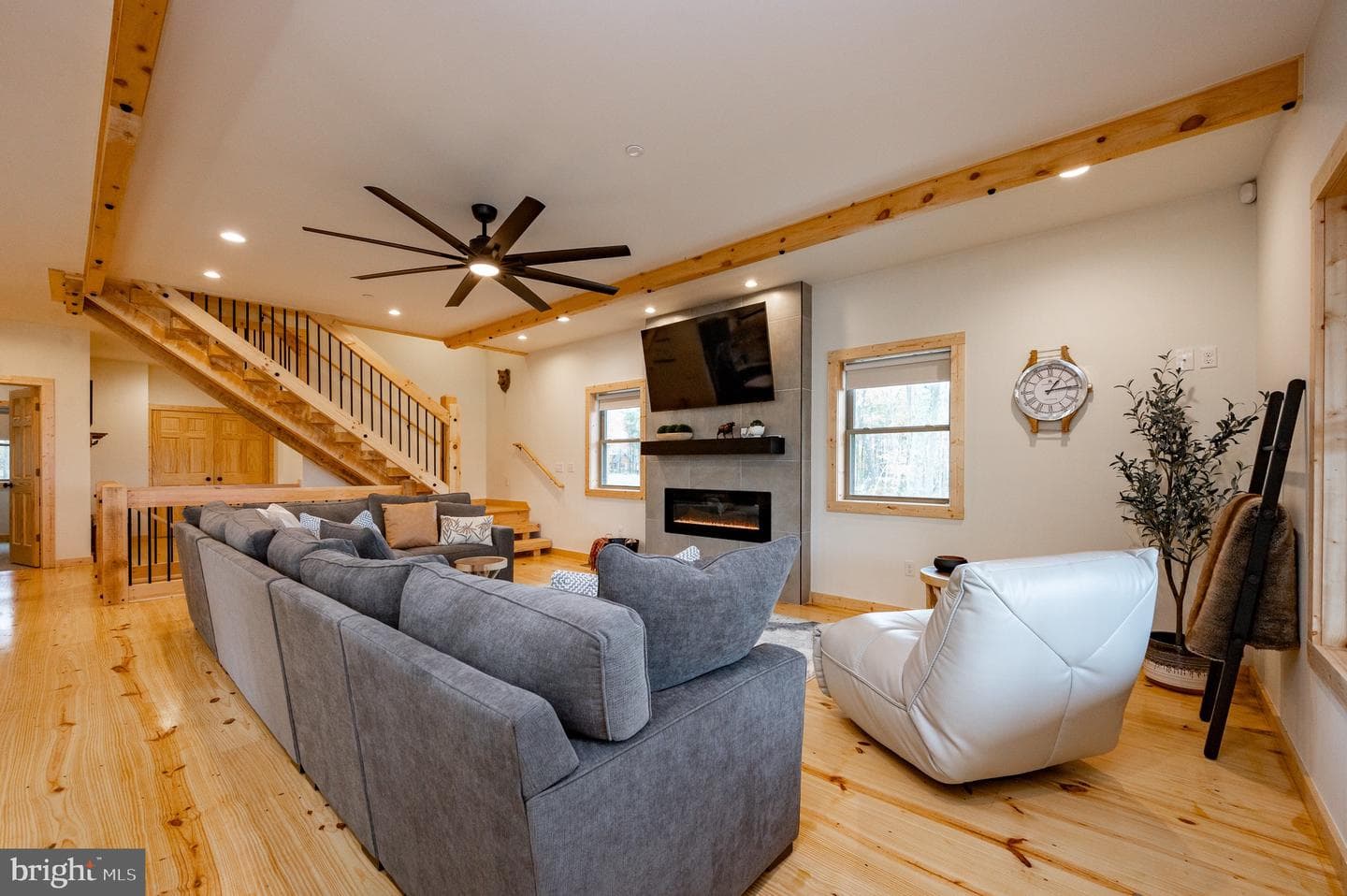 36 Irwin Way photo 12