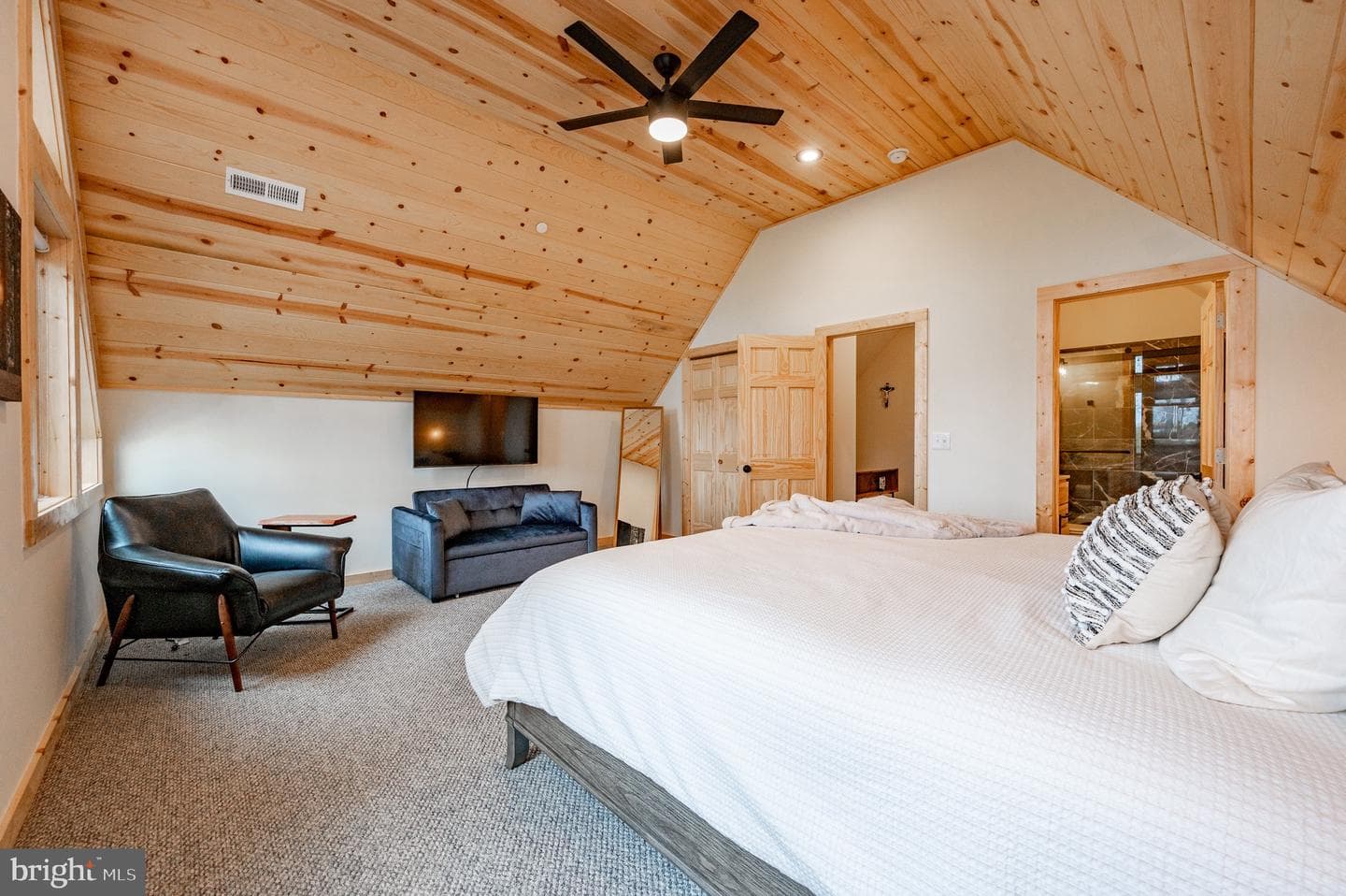 36 Irwin Way photo 34