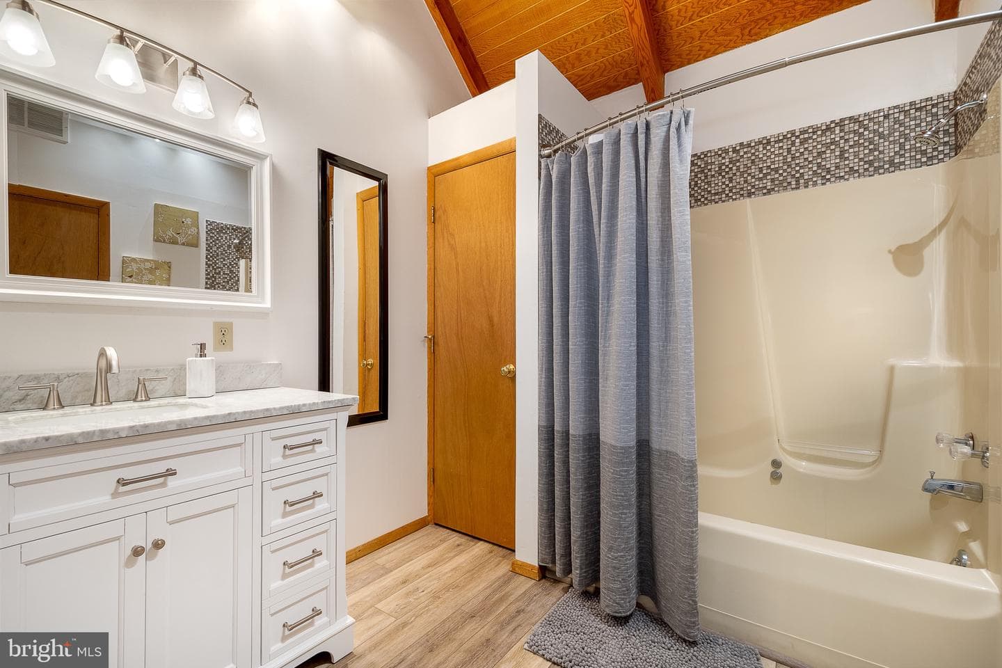 157 Jeffrey Lane #21b photo 11
