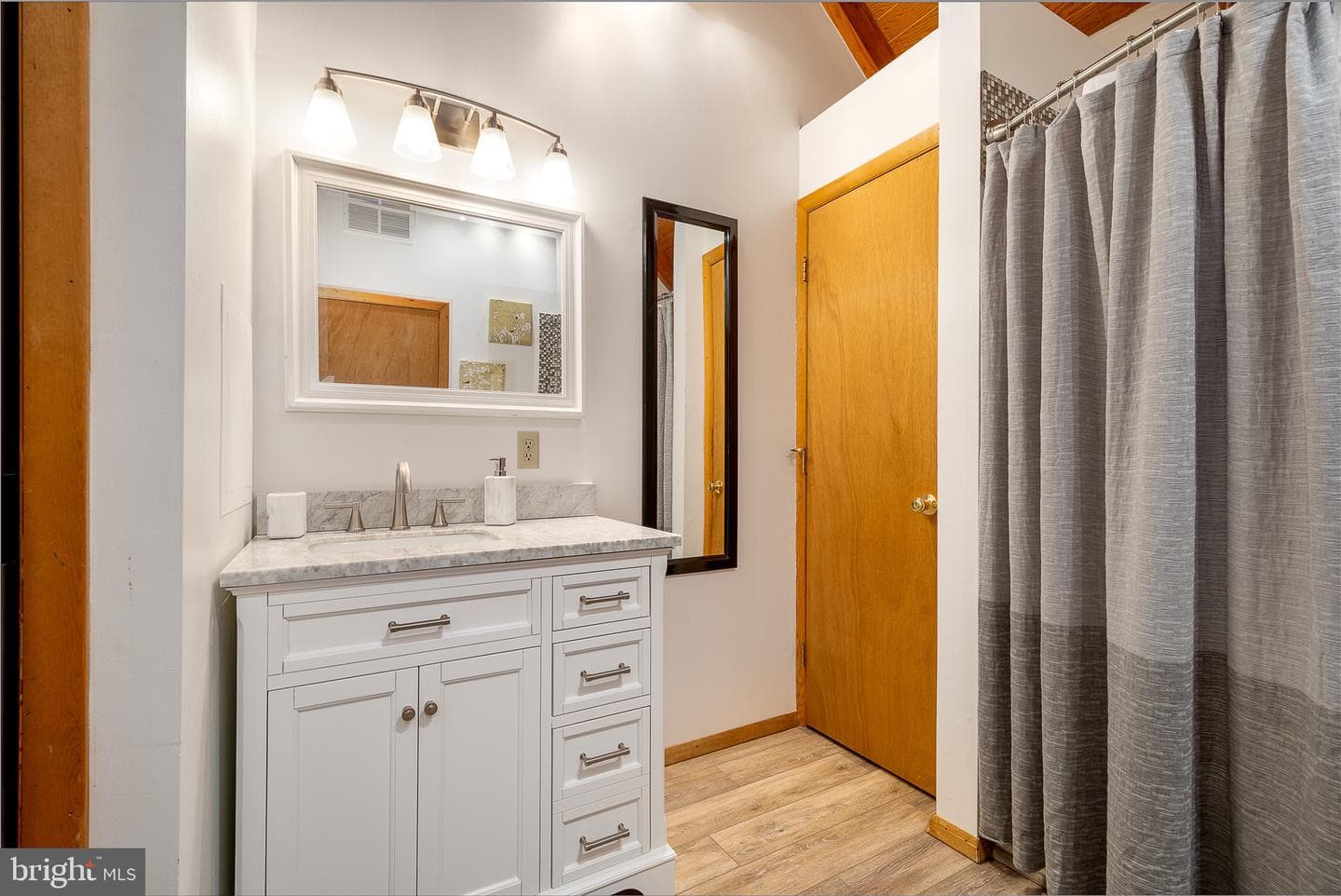 157 Jeffrey Lane #21b photo 9