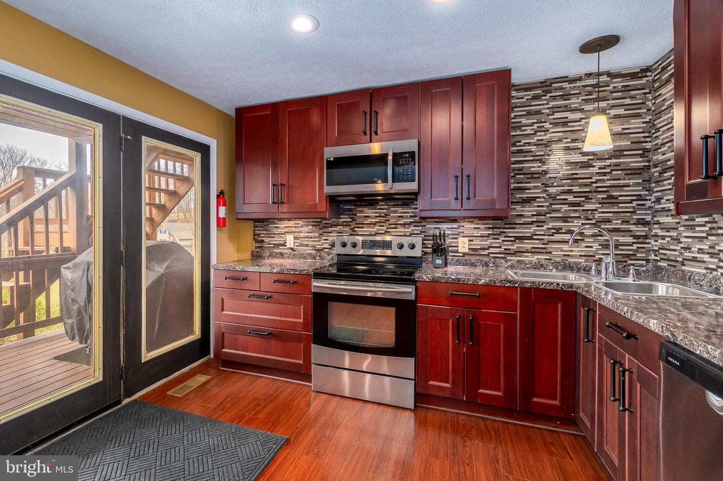 135 Jeffrey Lane #19a photo 7