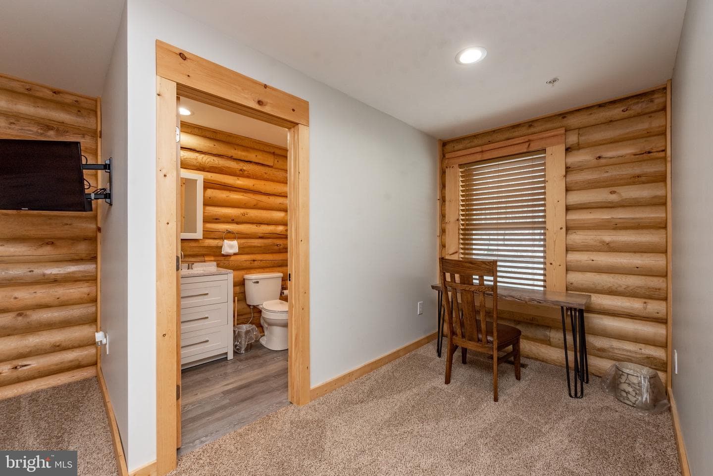 22 Taylor Lane photo 18