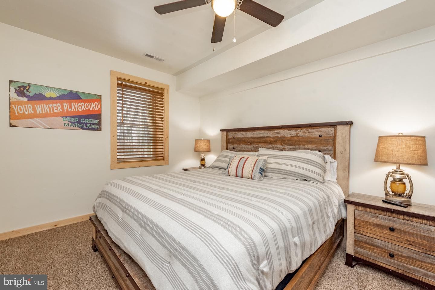 22 Taylor Lane photo 37