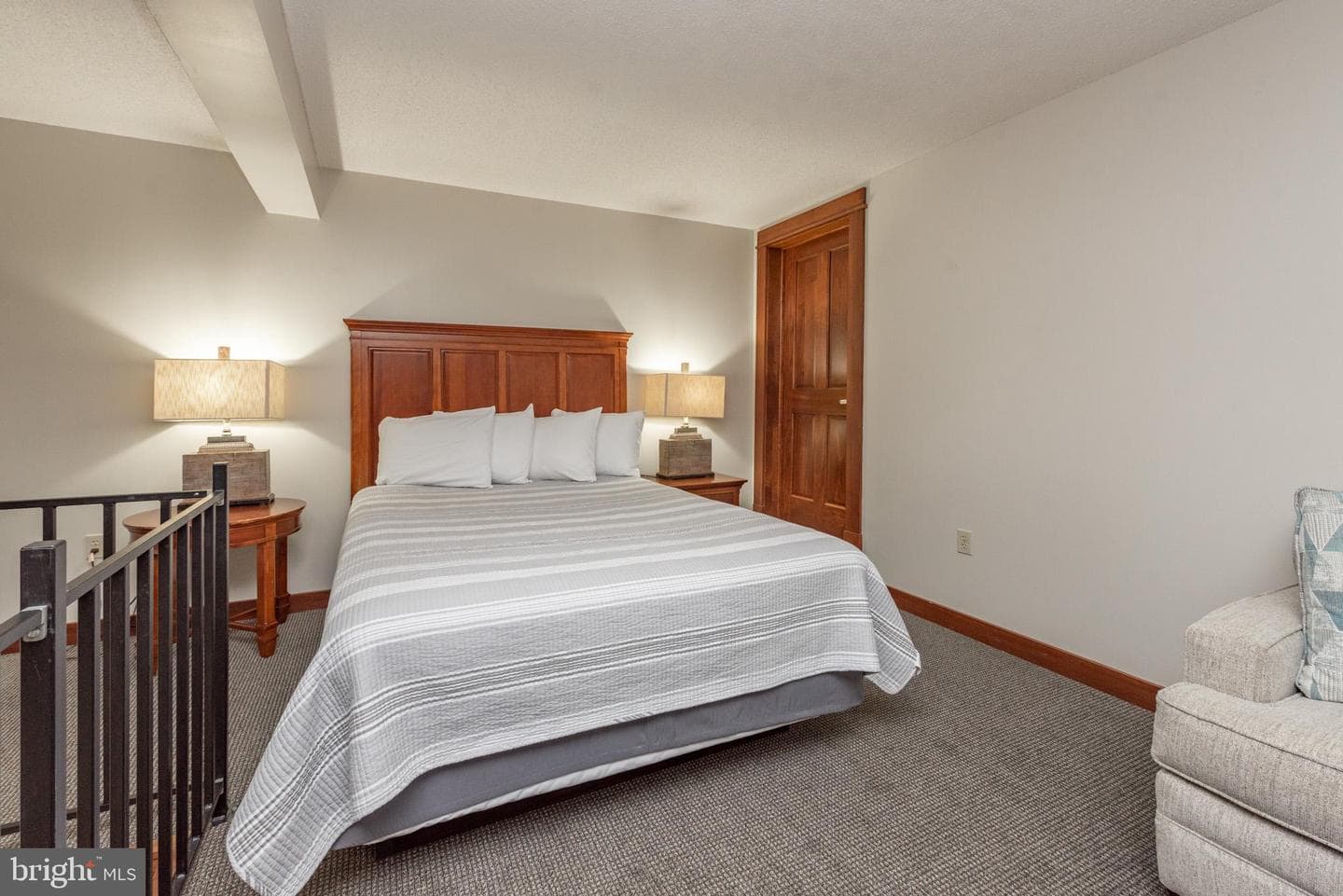 565 Glendale Road #306 photo 18