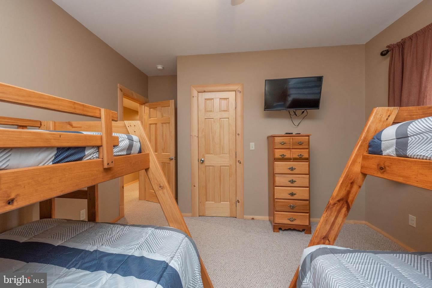 132 Fantasy Valley Lane photo 40