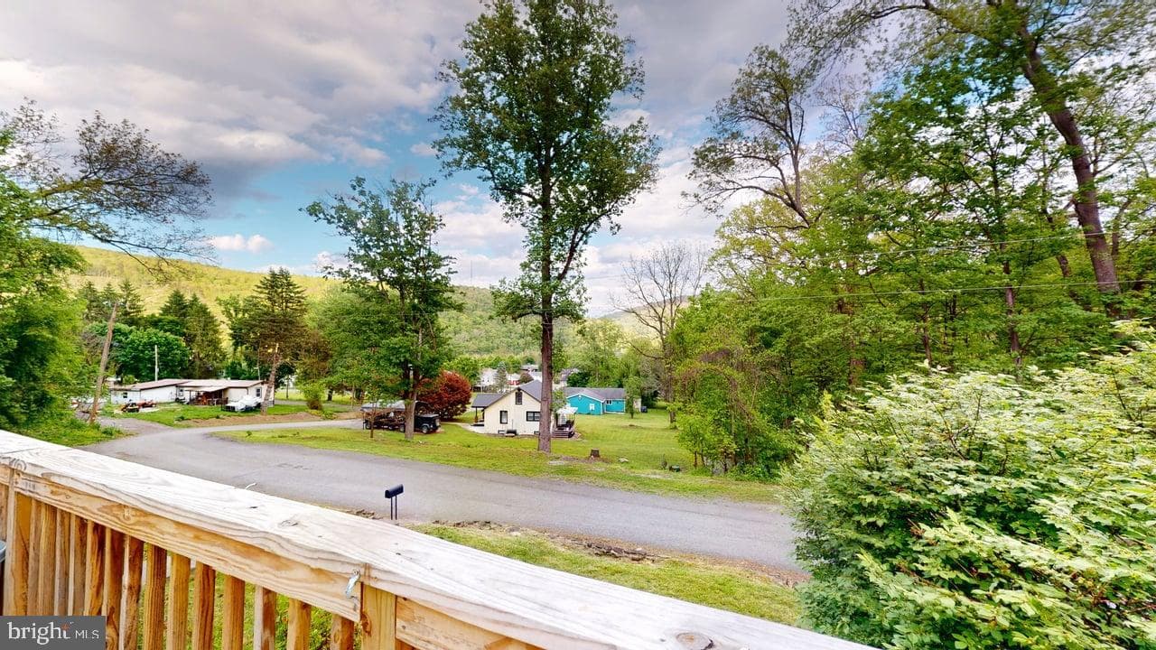 239 Hampshire Street photo 3