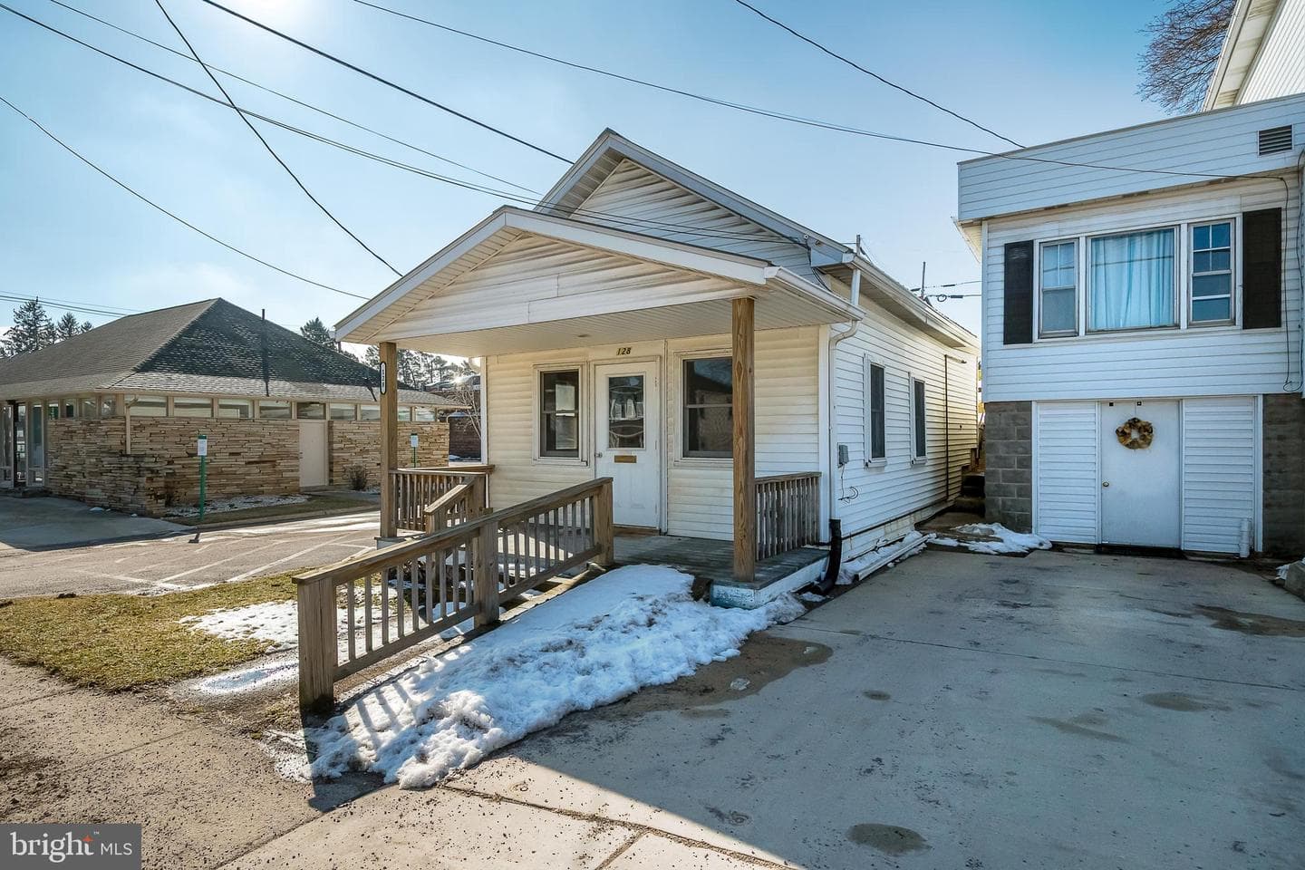 128 Main Street photo 2