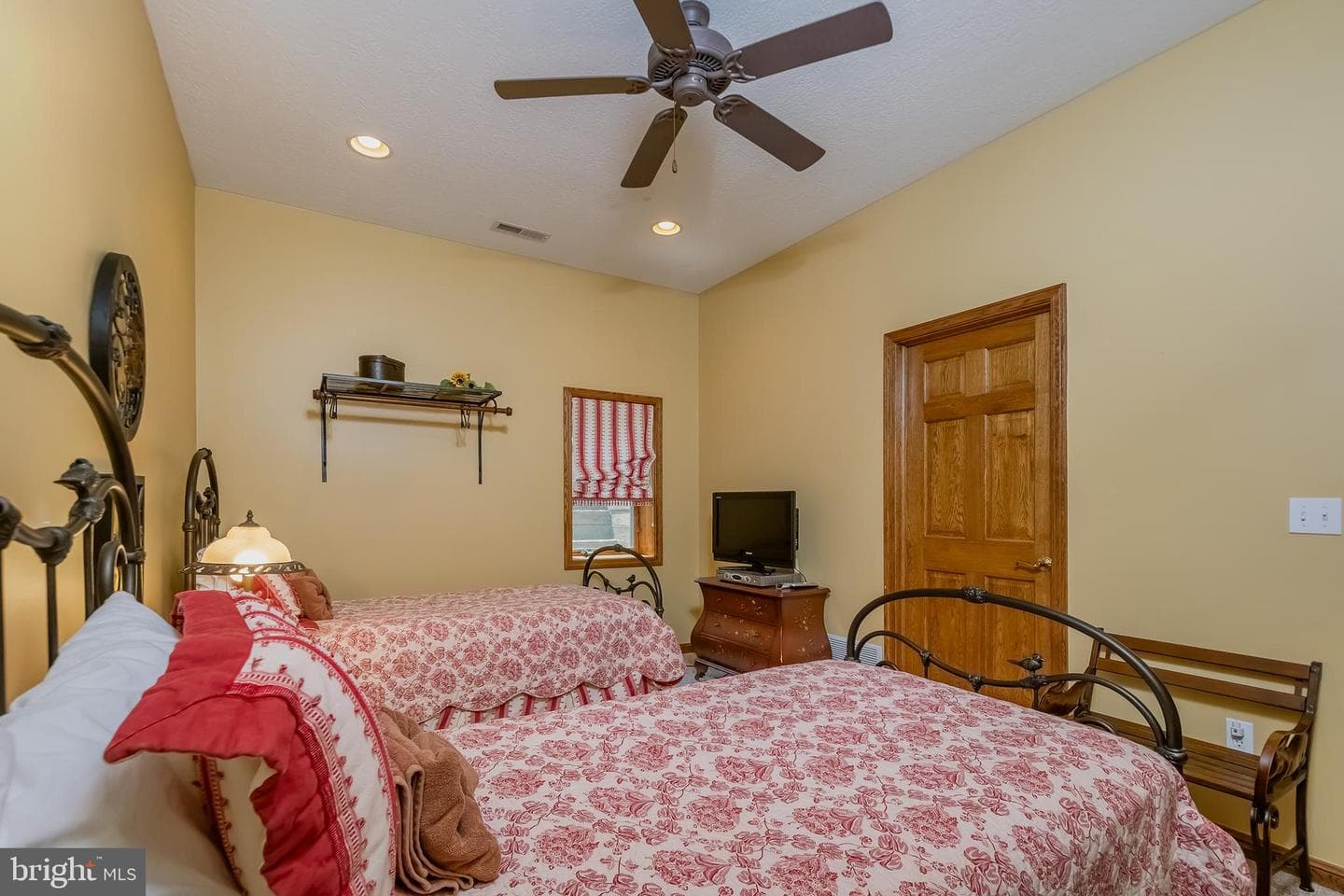 316 Moonrise Drive photo 48