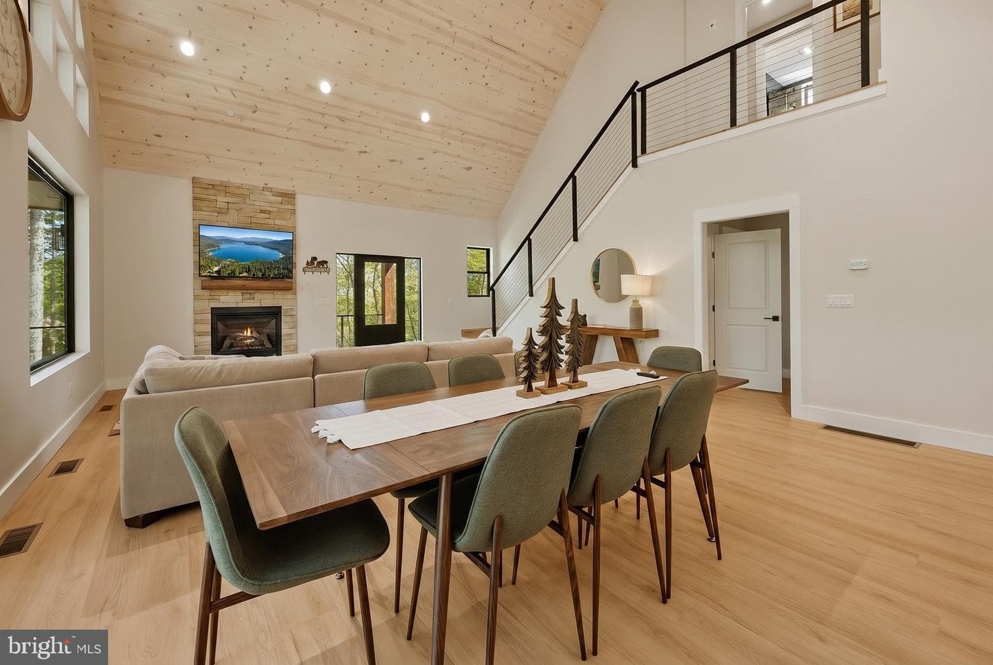 248 Tarn Drive photo 15