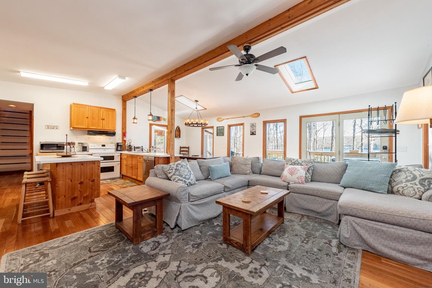 588 Lake Forest Drive photo 5