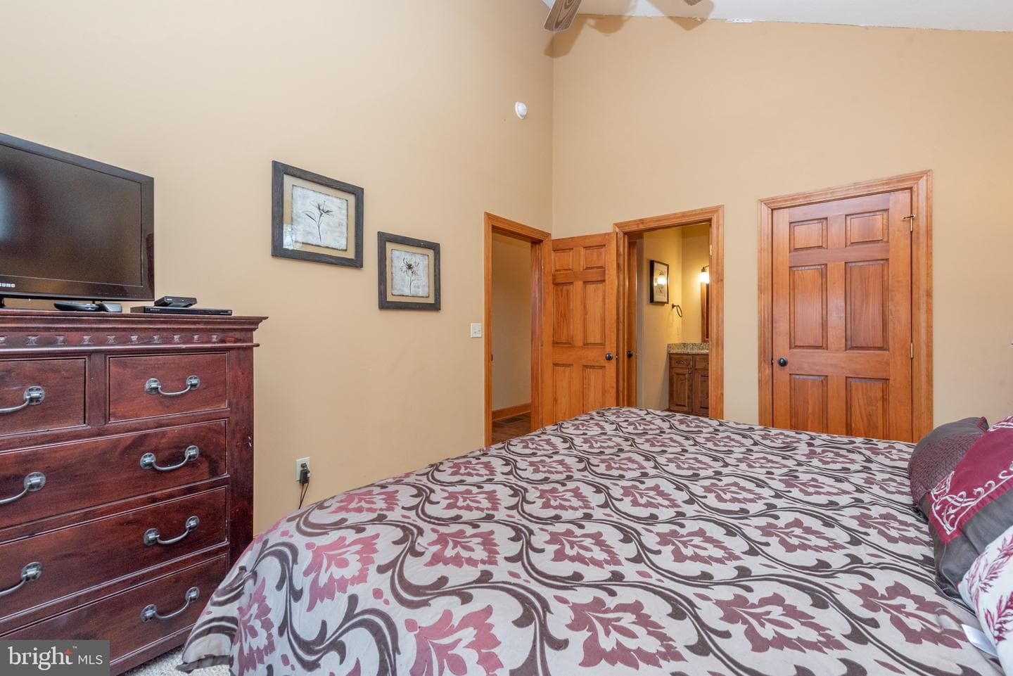 10 Walton Way Road photo 43
