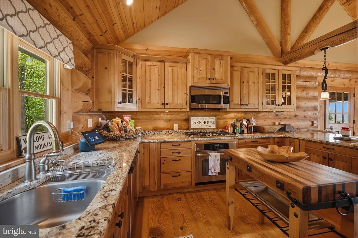 670 Woodlands Hill Ln photo 13