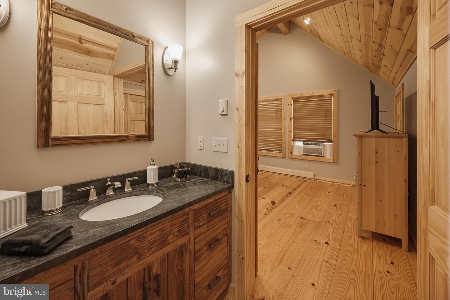 670 Woodlands Hill Ln photo 64