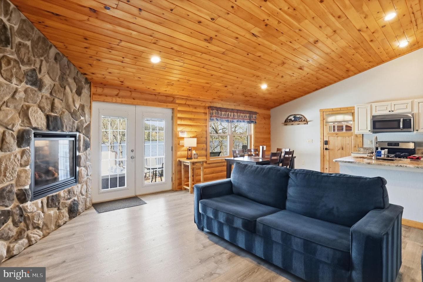 1417 Deep Creek Drive photo 8
