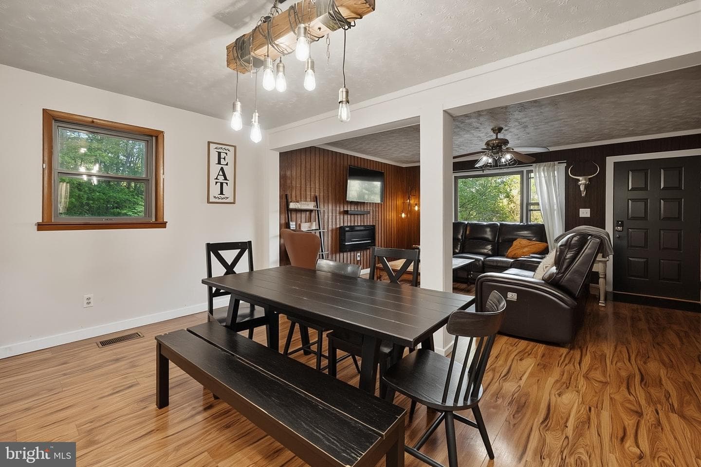 1499 Foster Road photo 11