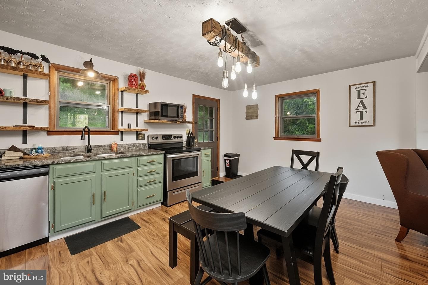 1499 Foster Road photo 12