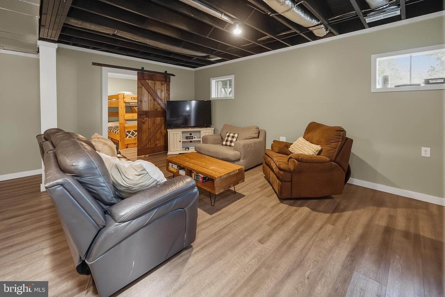 1499 Foster Road photo 31