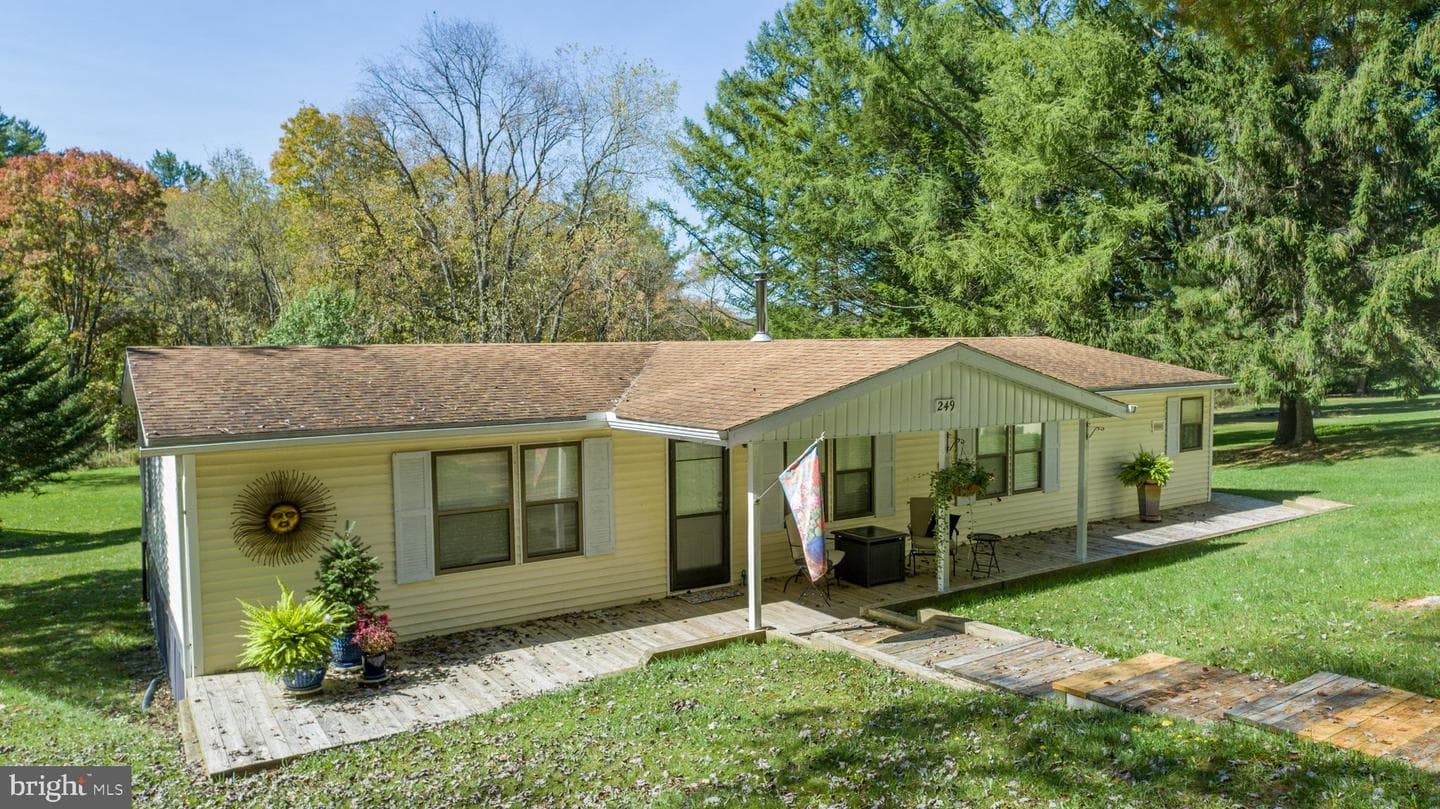 249 Hazelhurst Road, Swanton