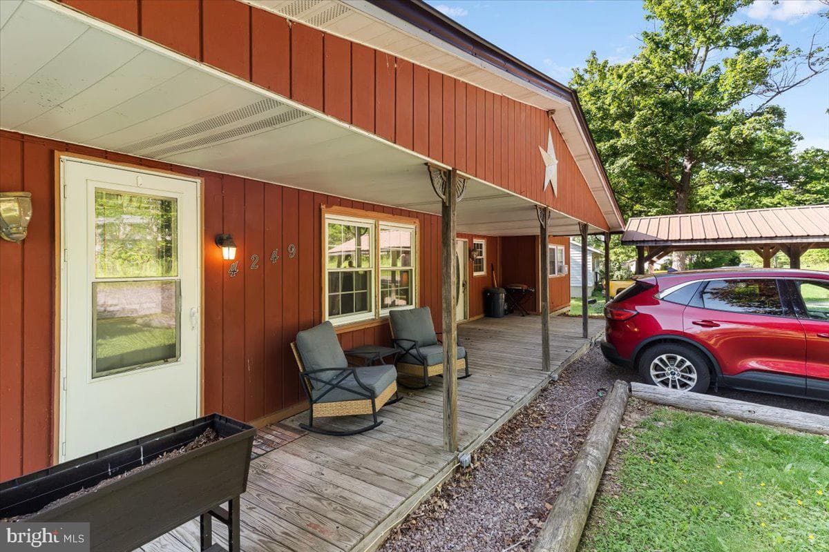 4249 Chestnut Ridge Road photo 9