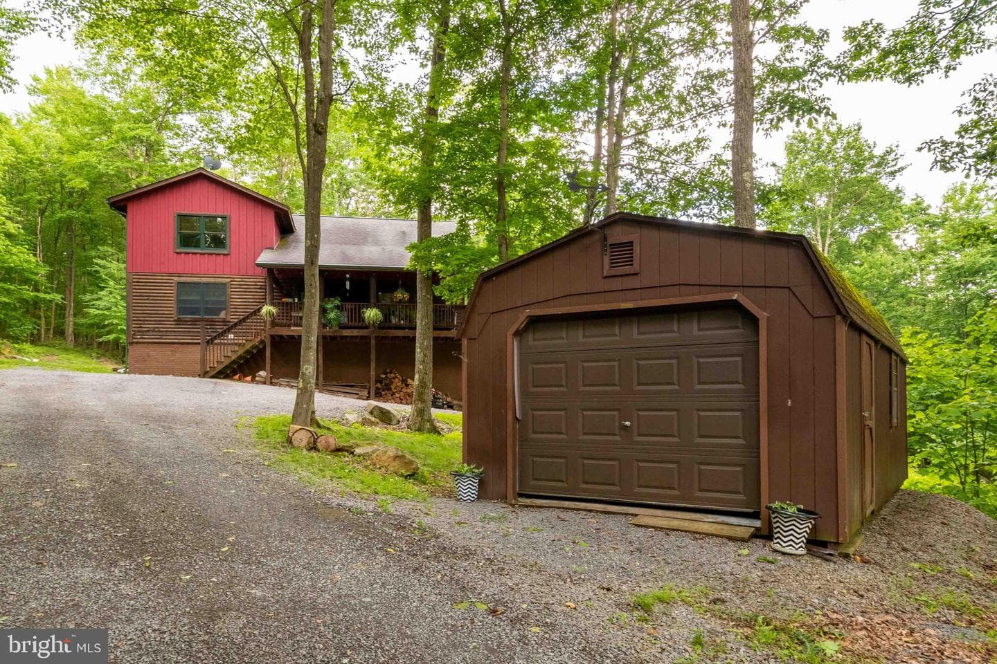 995 Betts Lane photo 38