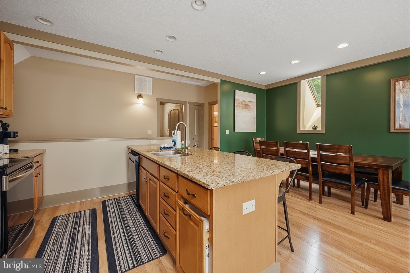 110 Northlake Drive photo 43