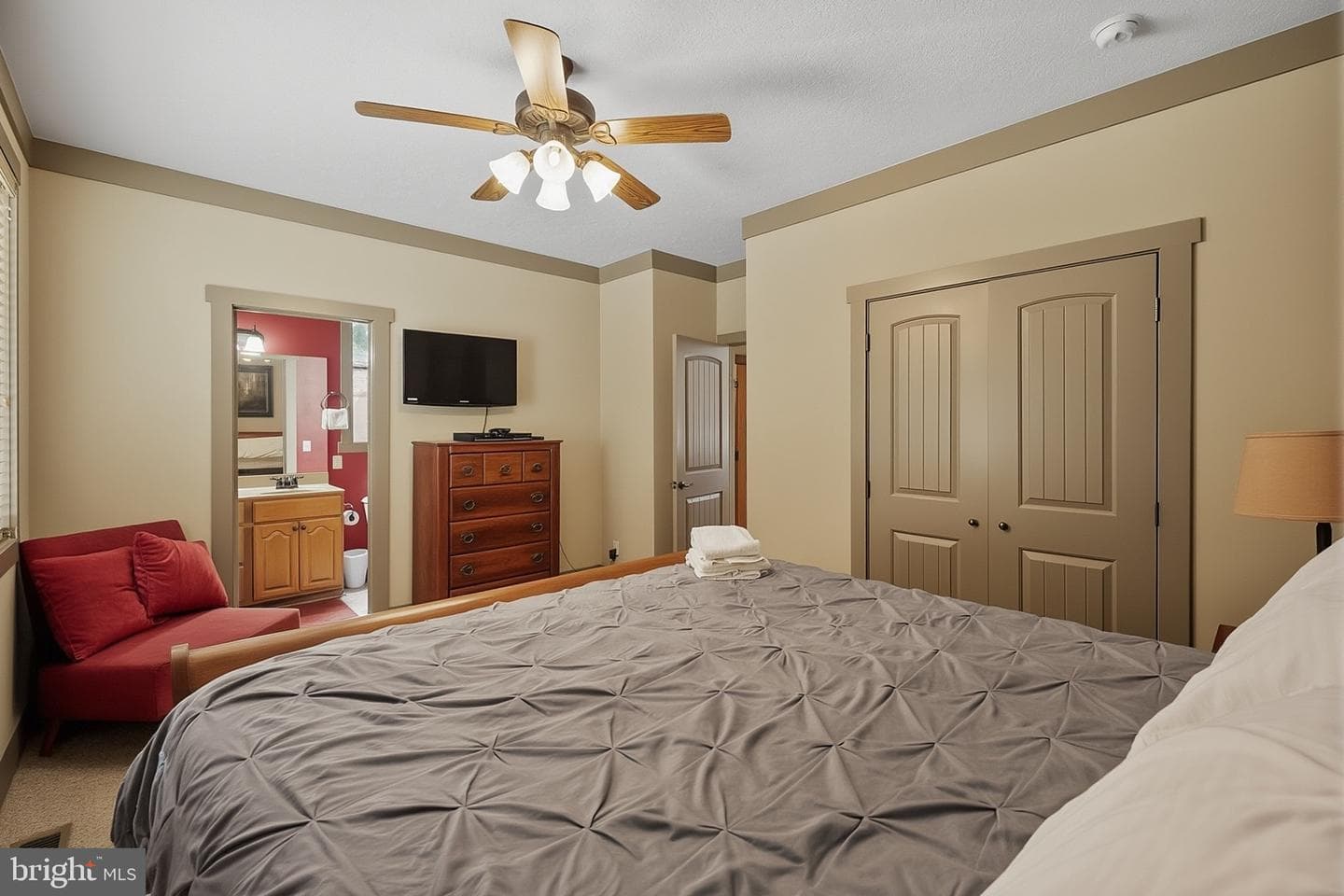110 Northlake Drive photo 55