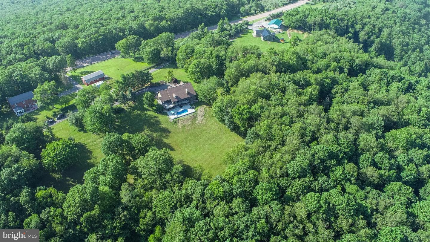 17240 Garrett Highway photo 4