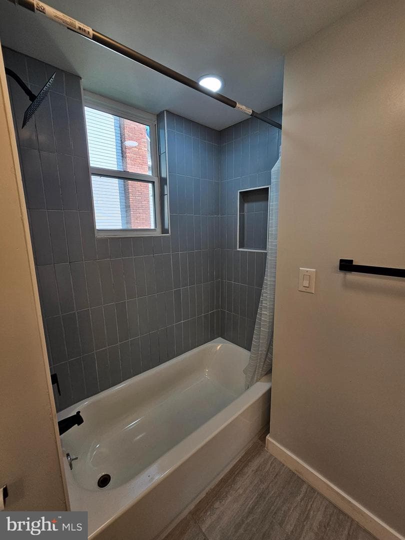 112 E Pennington Street photo 43