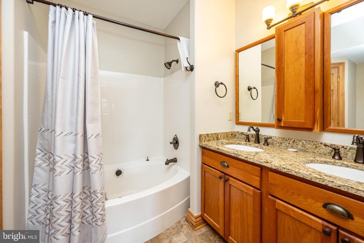 6 Walton Way photo 48