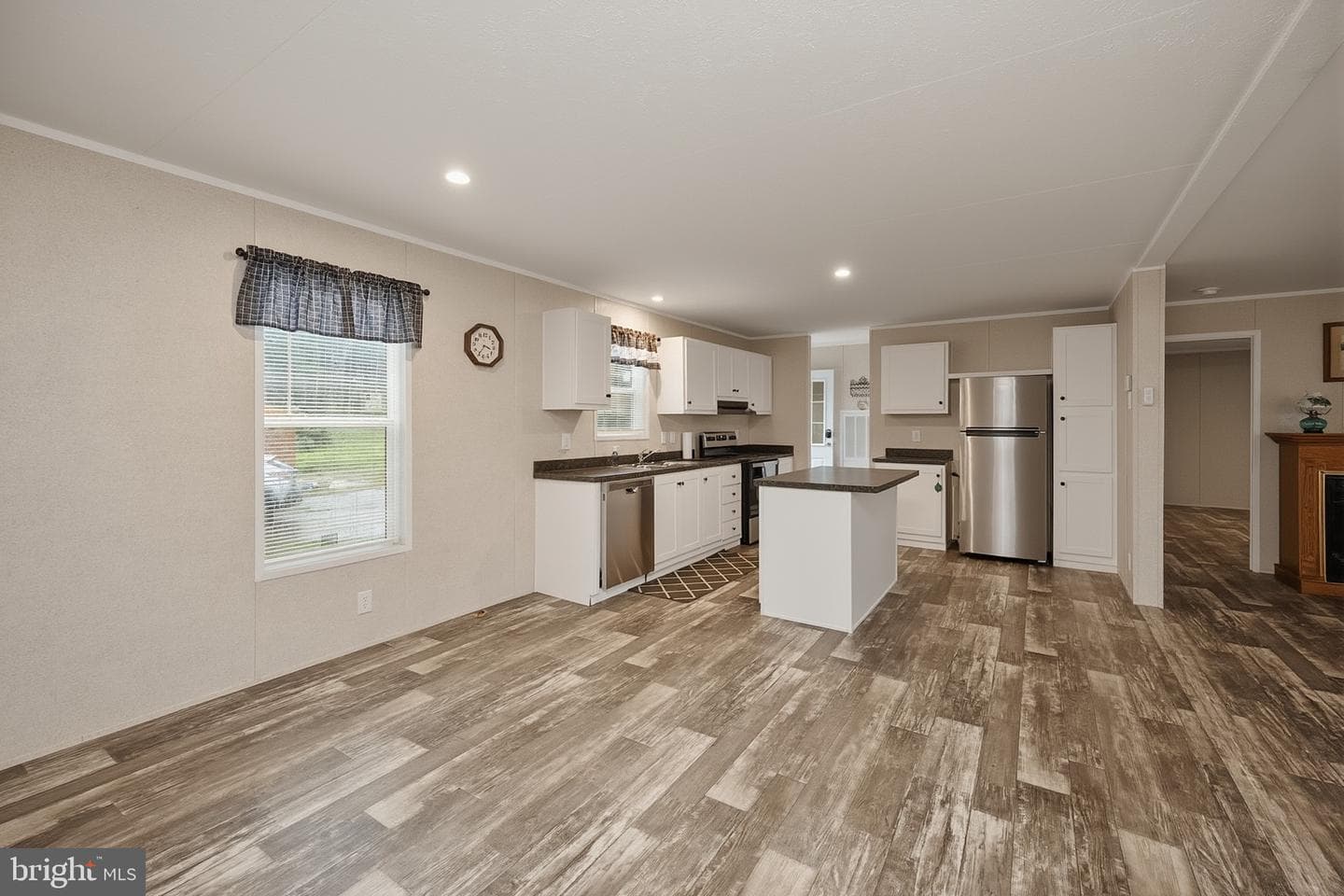 635 Dennett Road photo 10