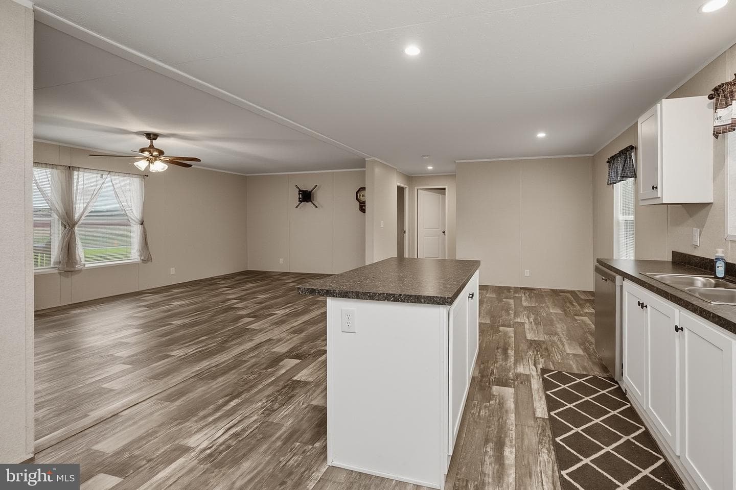 635 Dennett Road photo 13