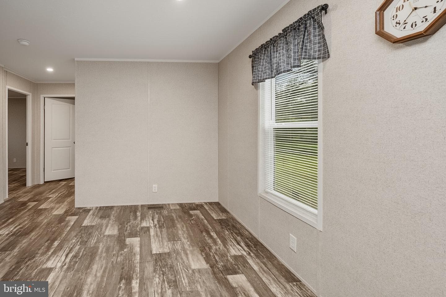 635 Dennett Road photo 19