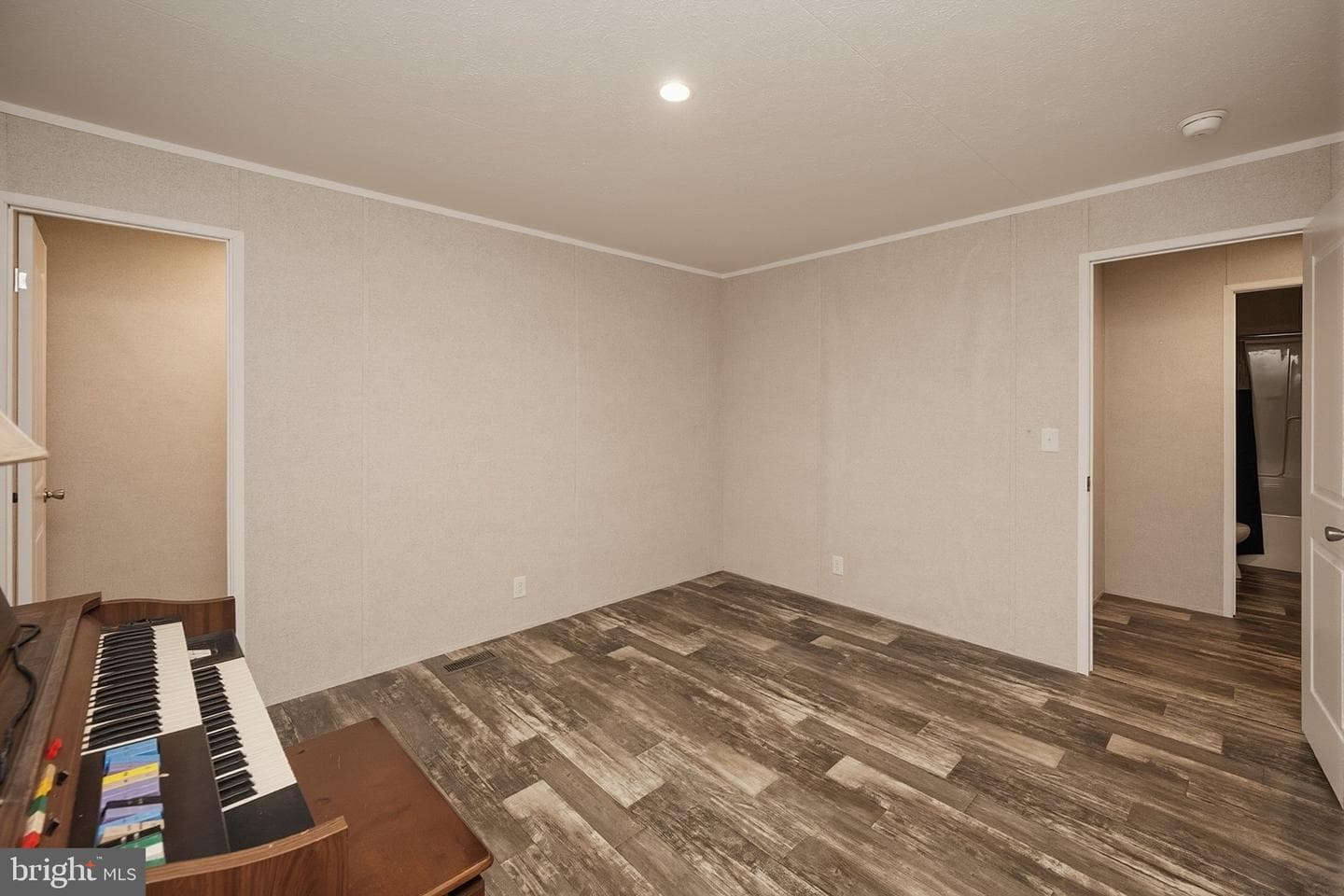 635 Dennett Road photo 43