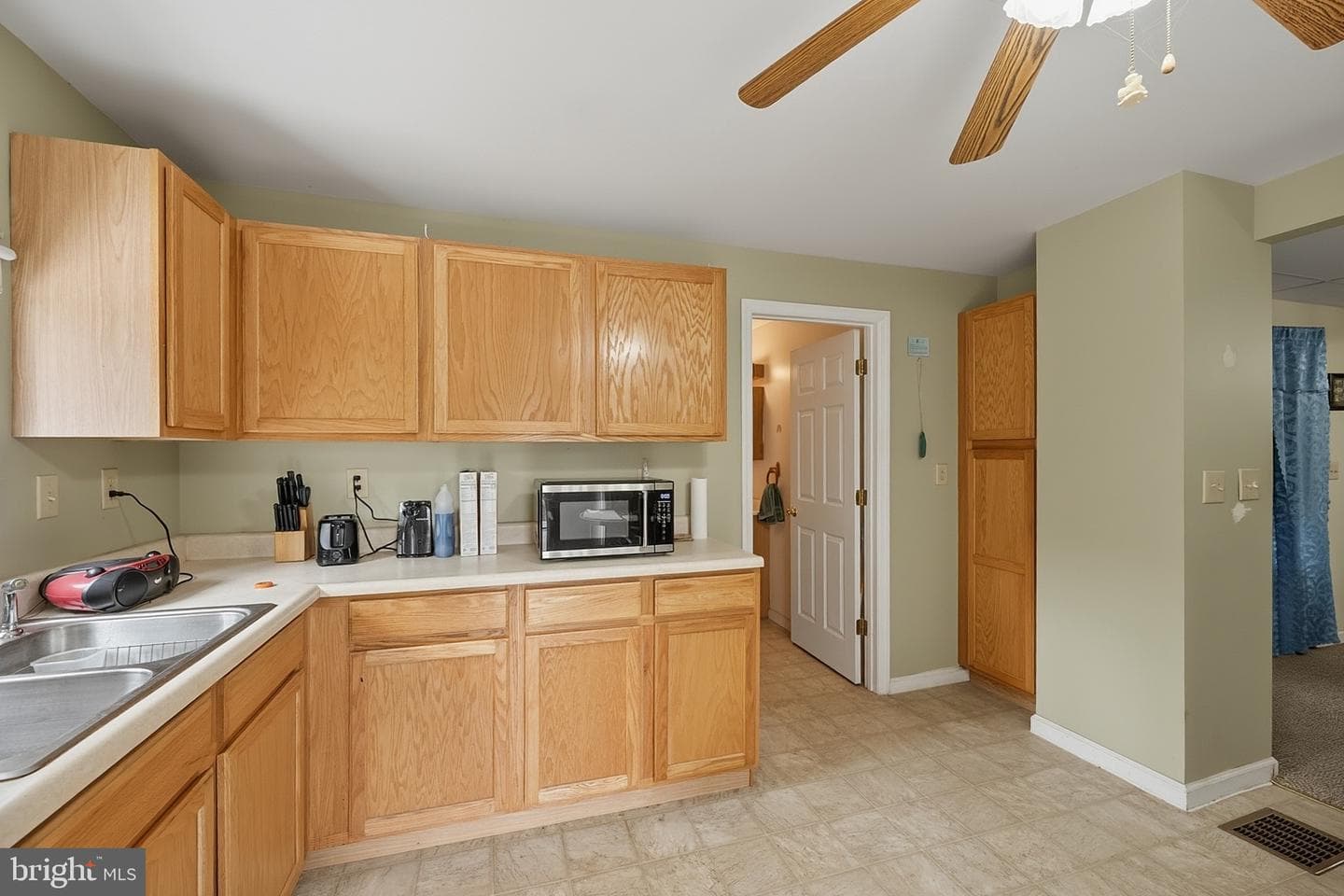 206 W Liberty Street photo 7