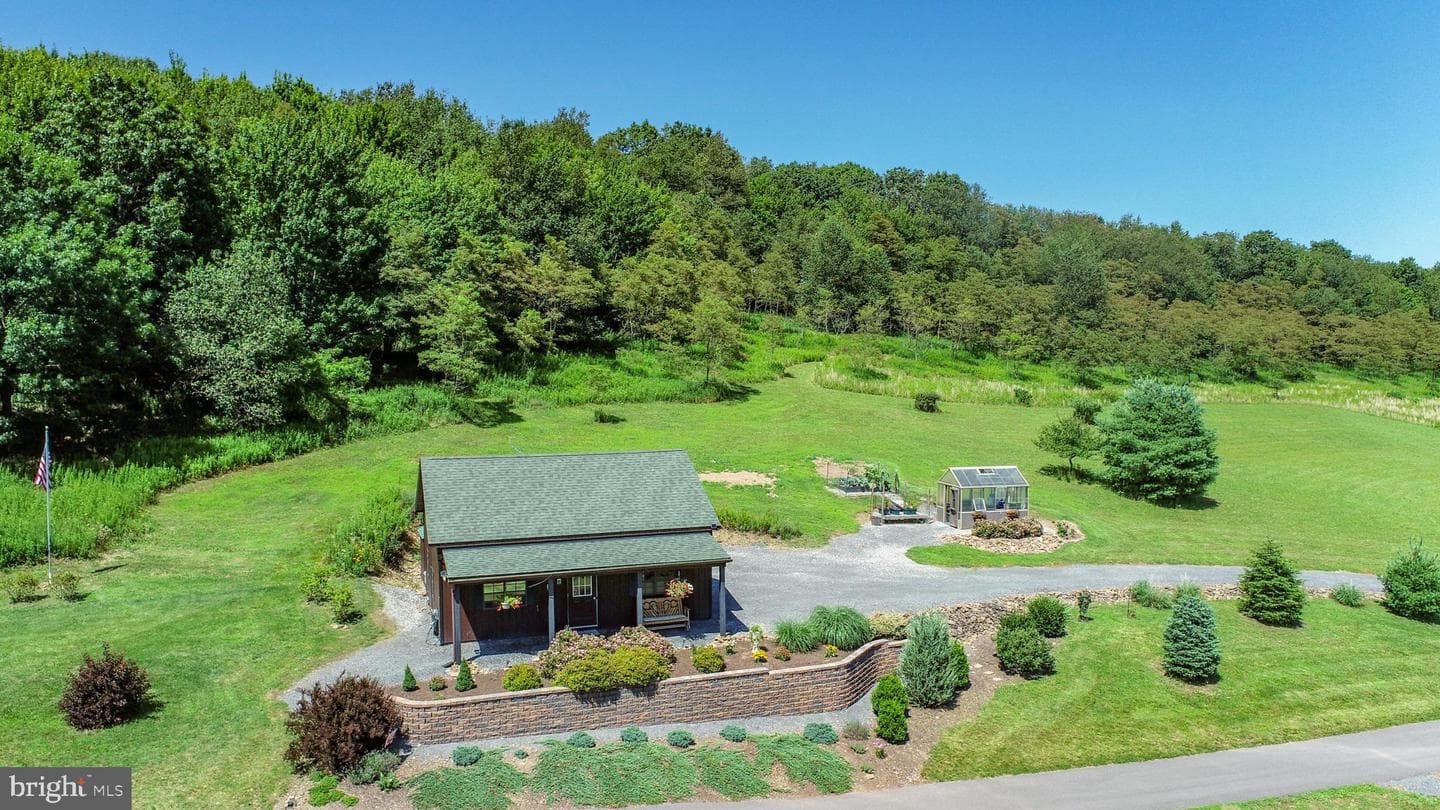 273 Daylily Lane photo 5