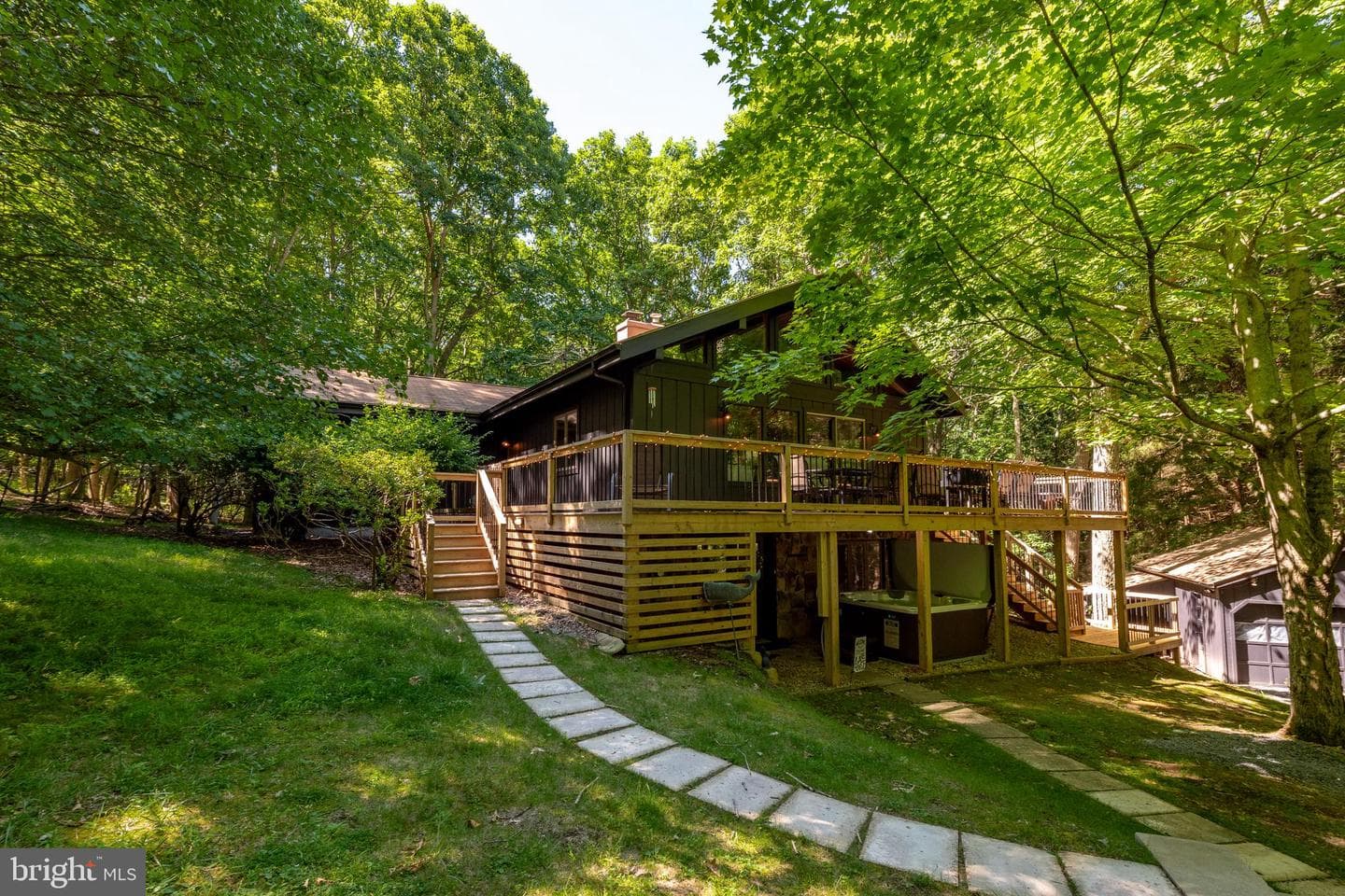 106 Lodge Circle photo 1