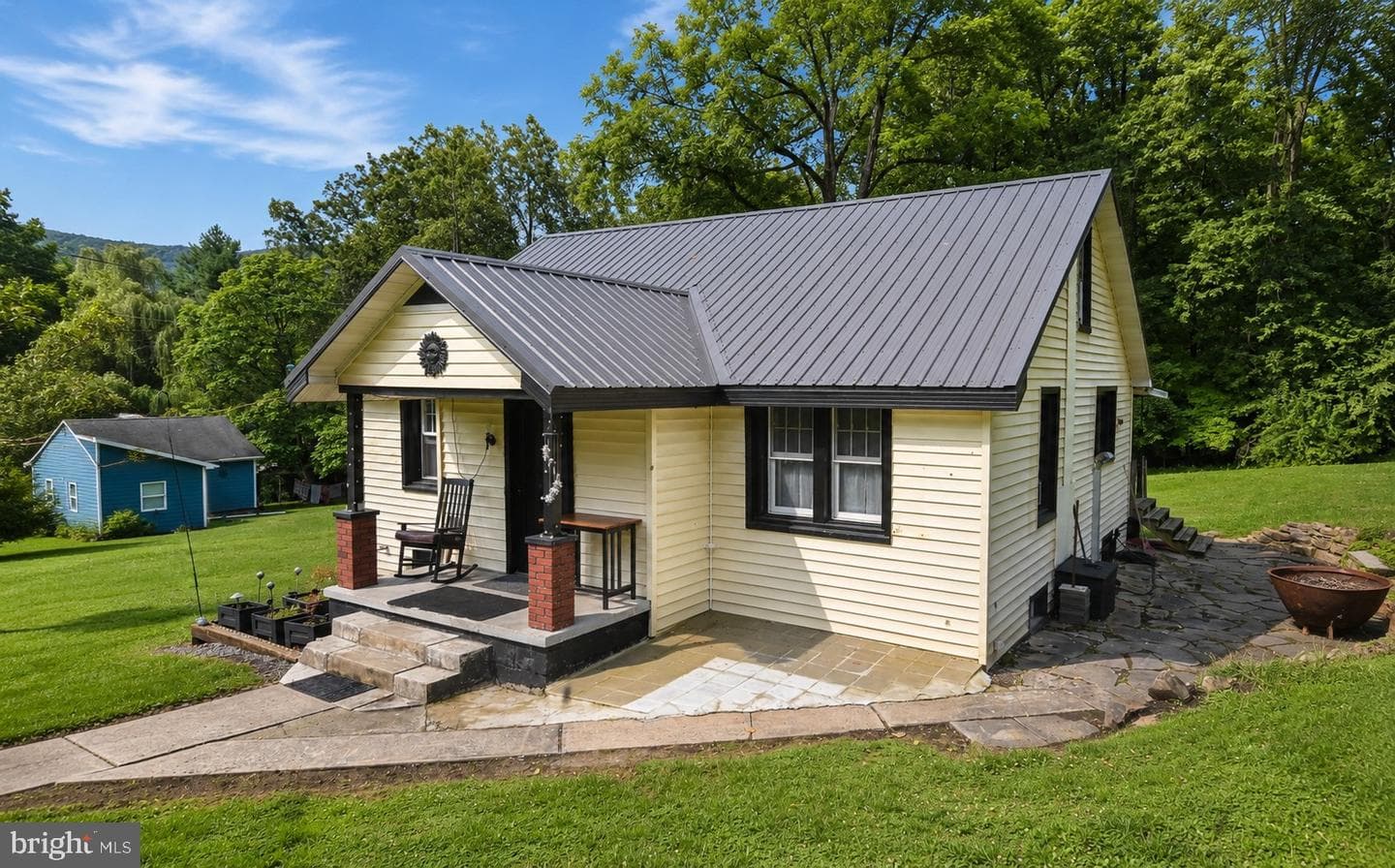 16 Virginia Avenue photo 1