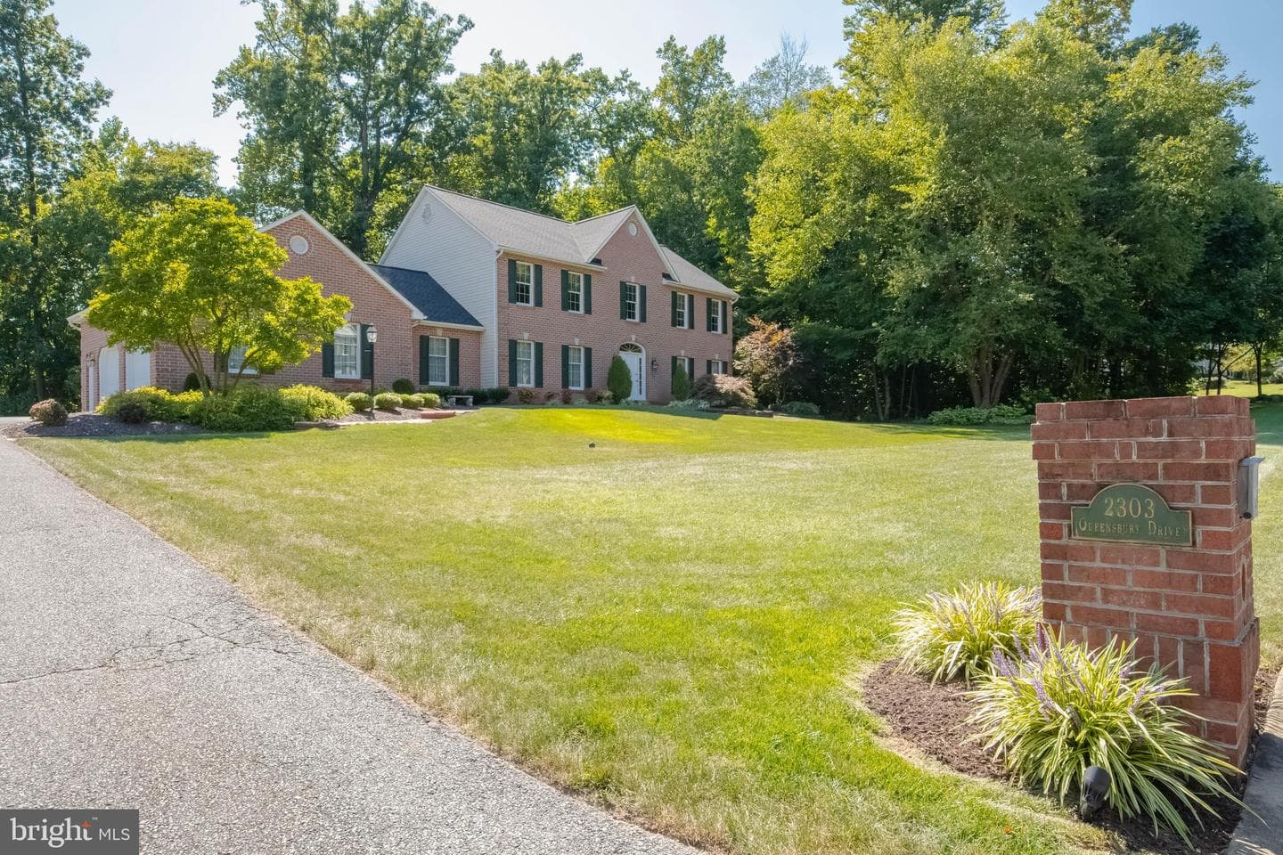 2303 Queensbury Drive photo 4