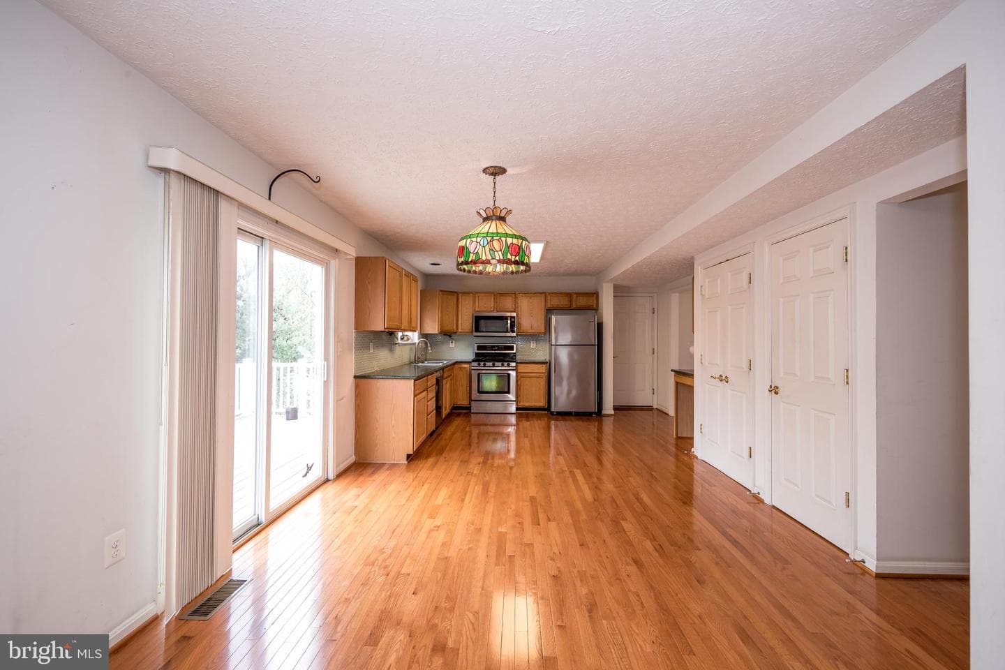 567 Beards Hill Road photo 16