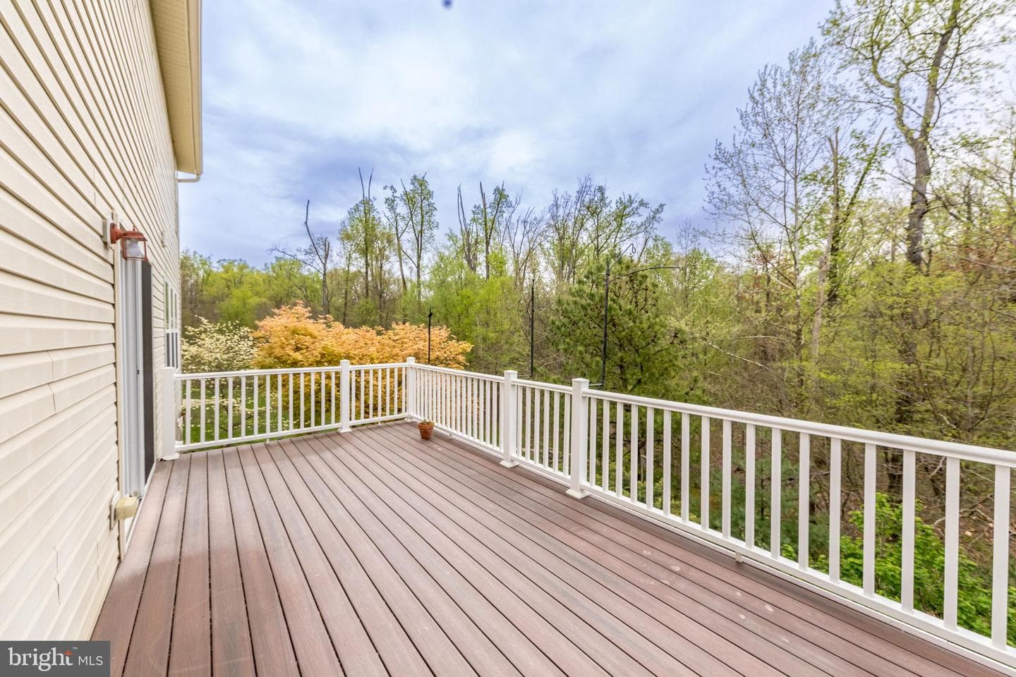 567 Beards Hill Road photo 33
