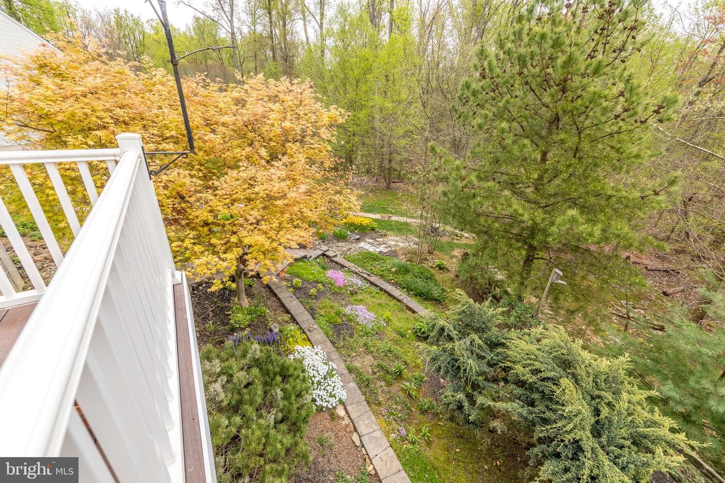 567 Beards Hill Road photo 34