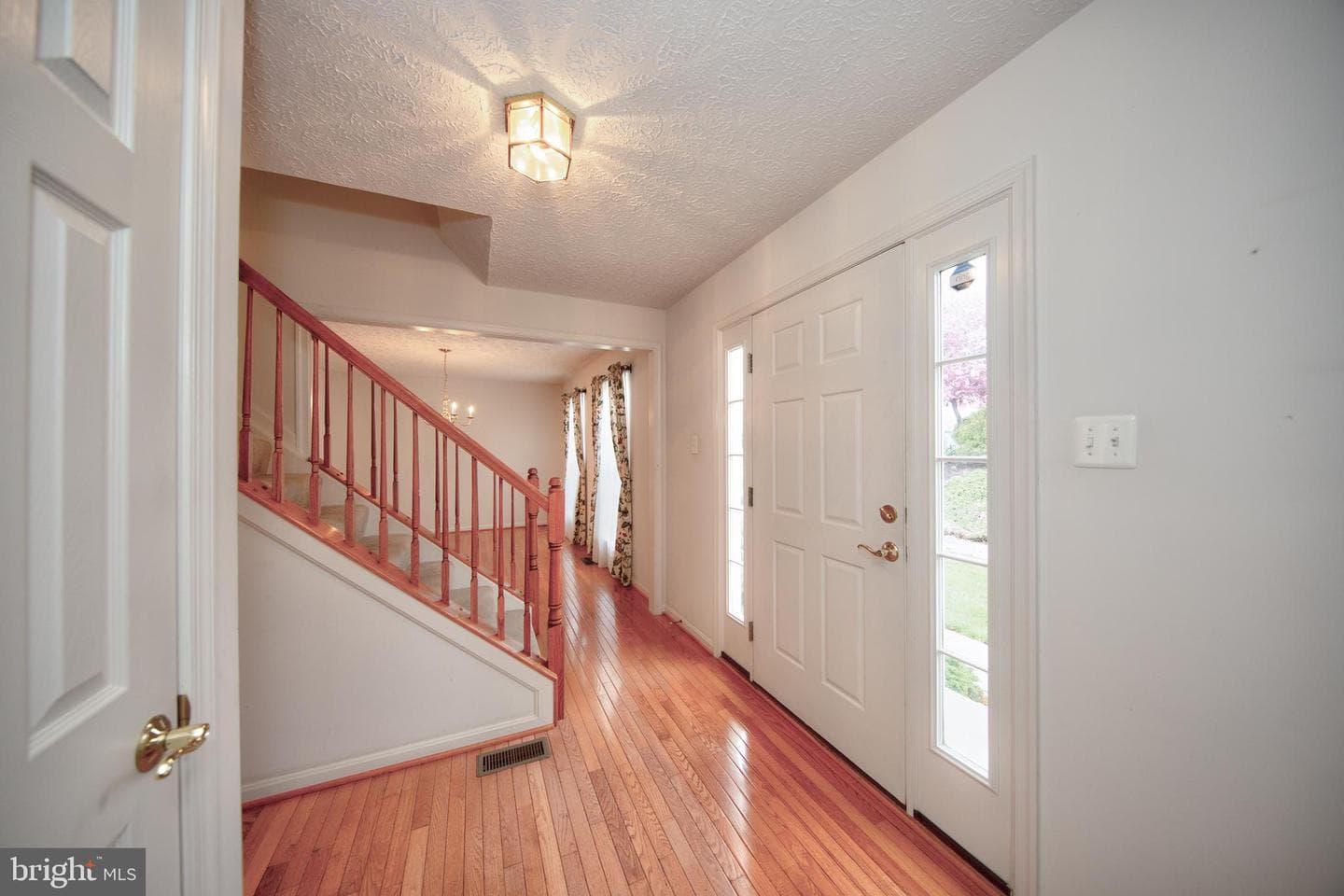 567 Beards Hill Road photo 8