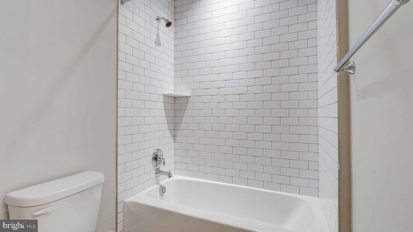 615 Loring Avenue photo 34