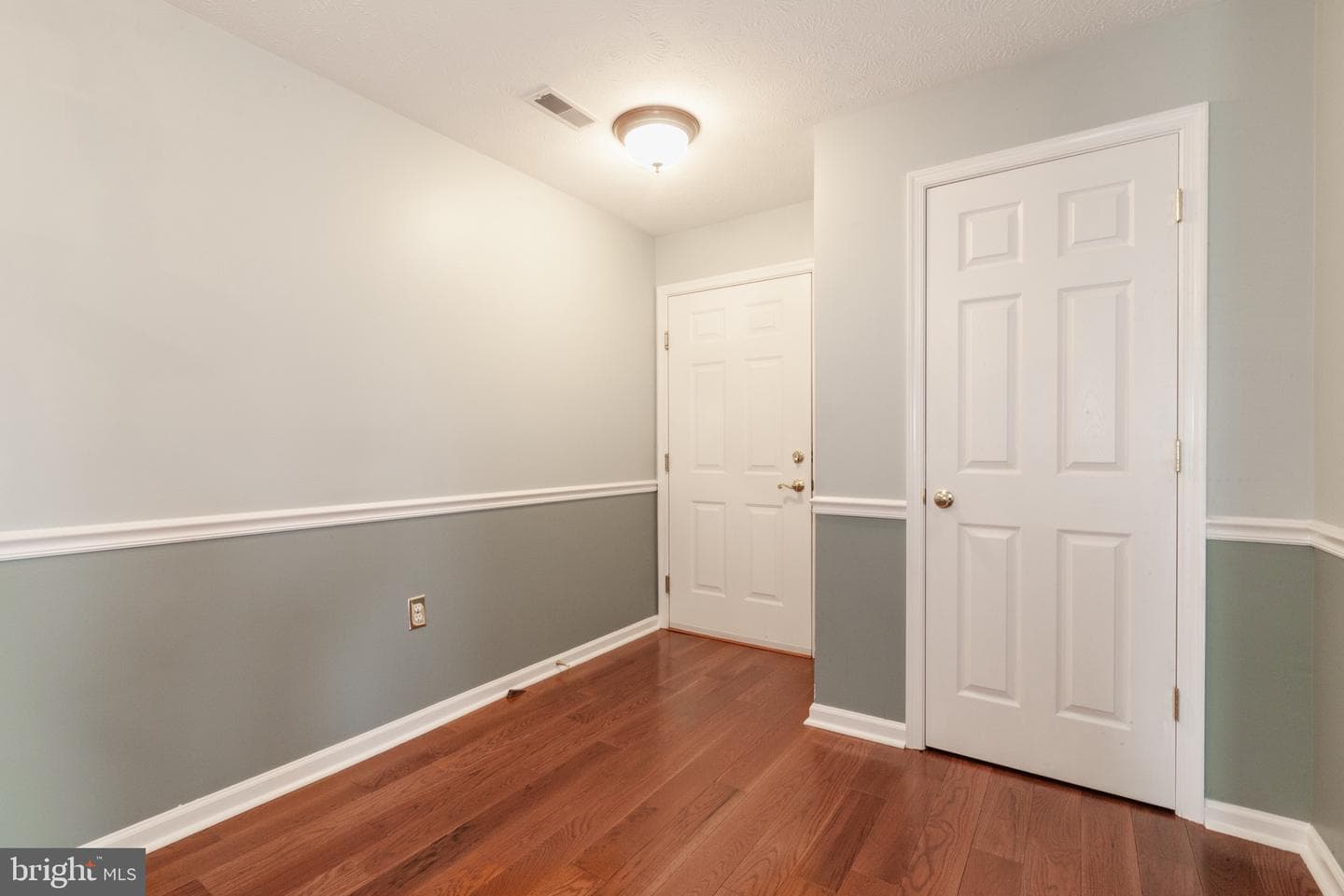 303 Willrich Circle #j photo 5