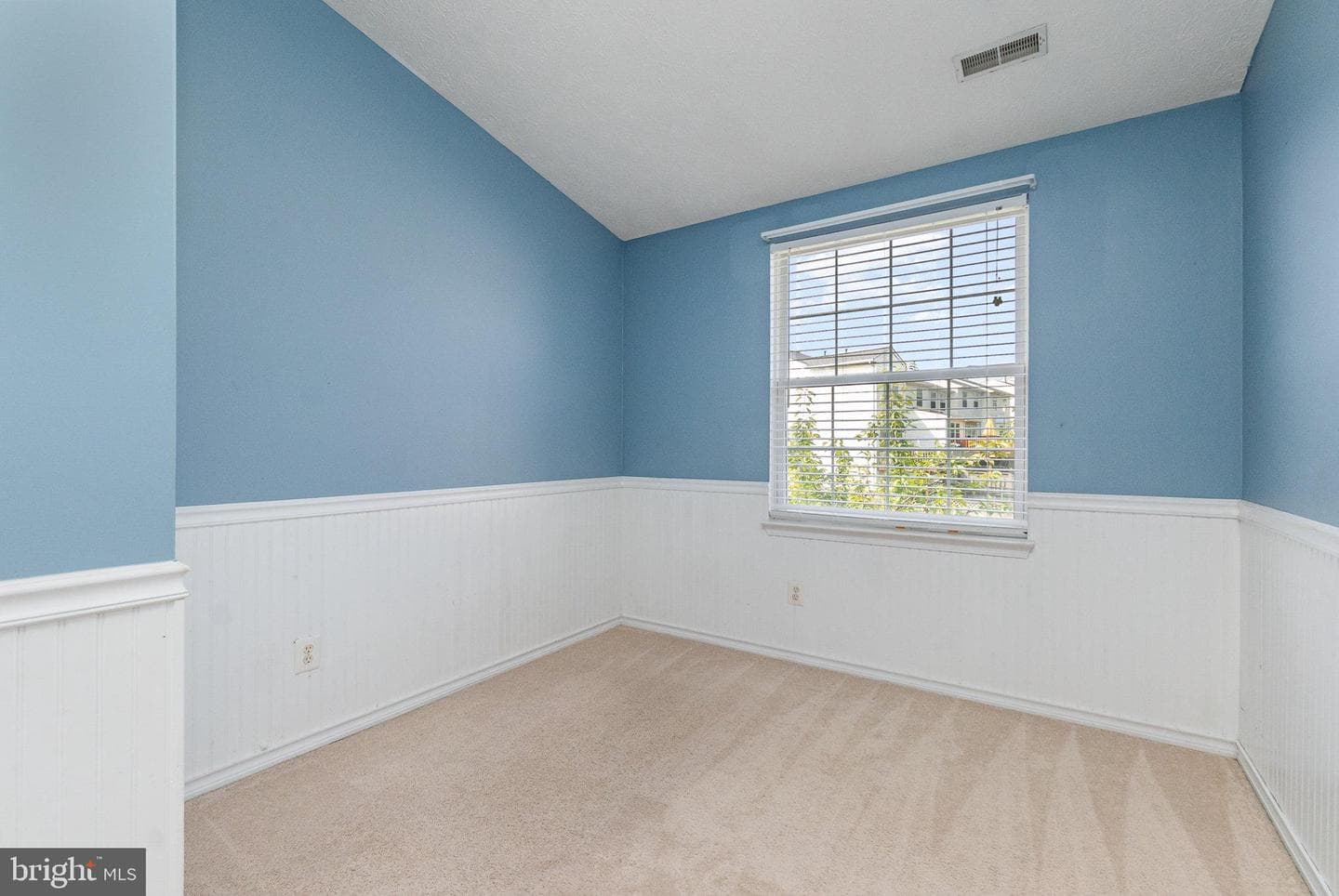 511 Green Valley Court photo 14