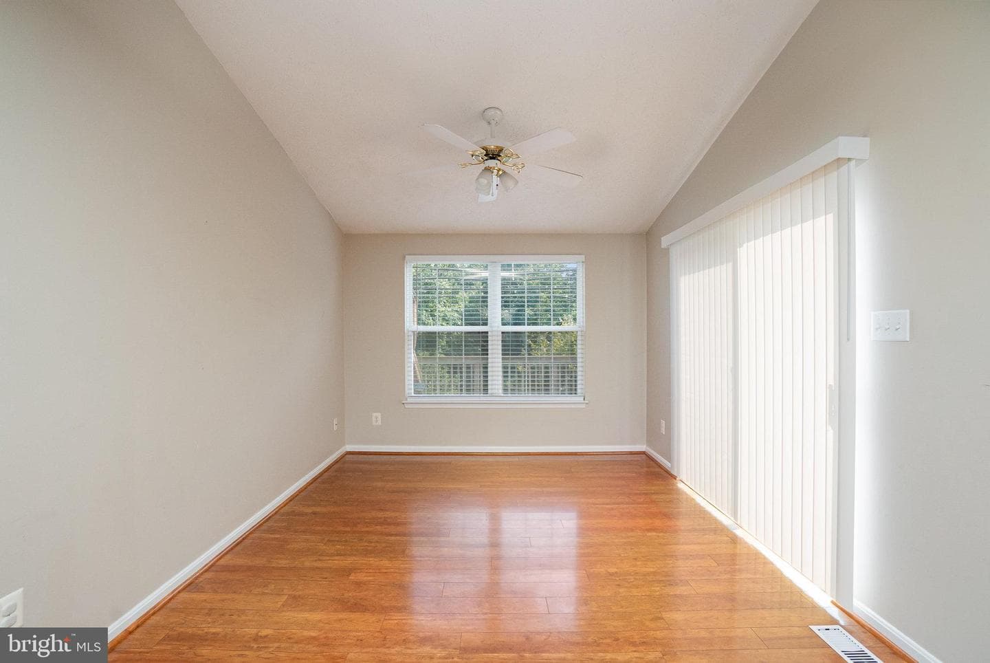 511 Green Valley Court photo 7