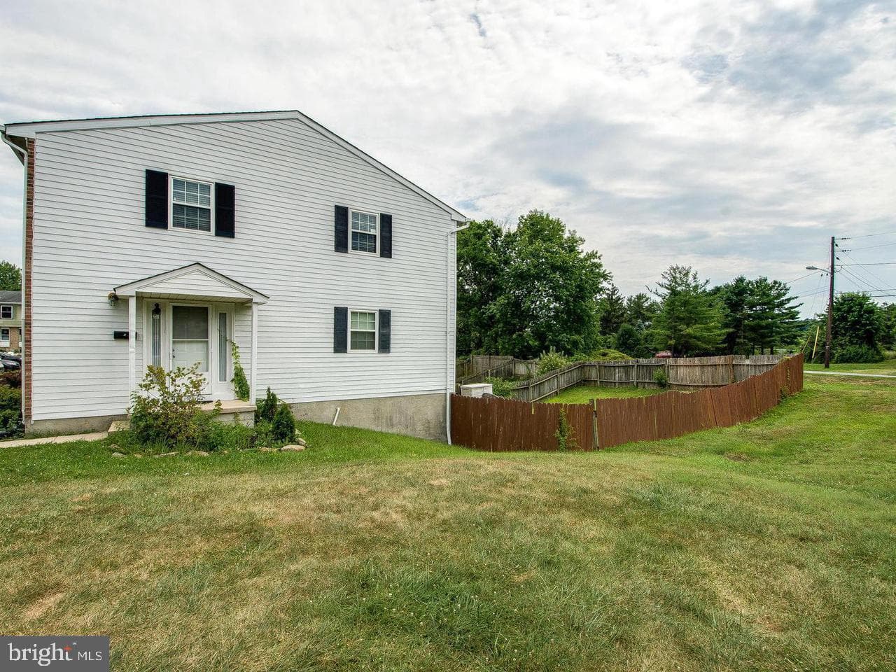 401 Liberty Court photo 4