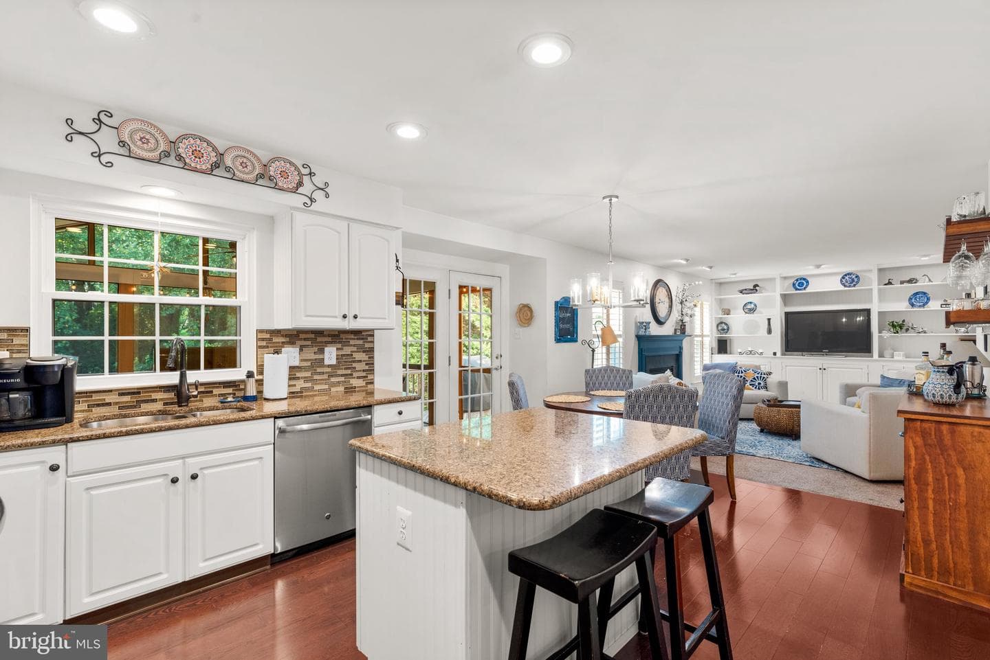 519 Inglewood Road photo 8