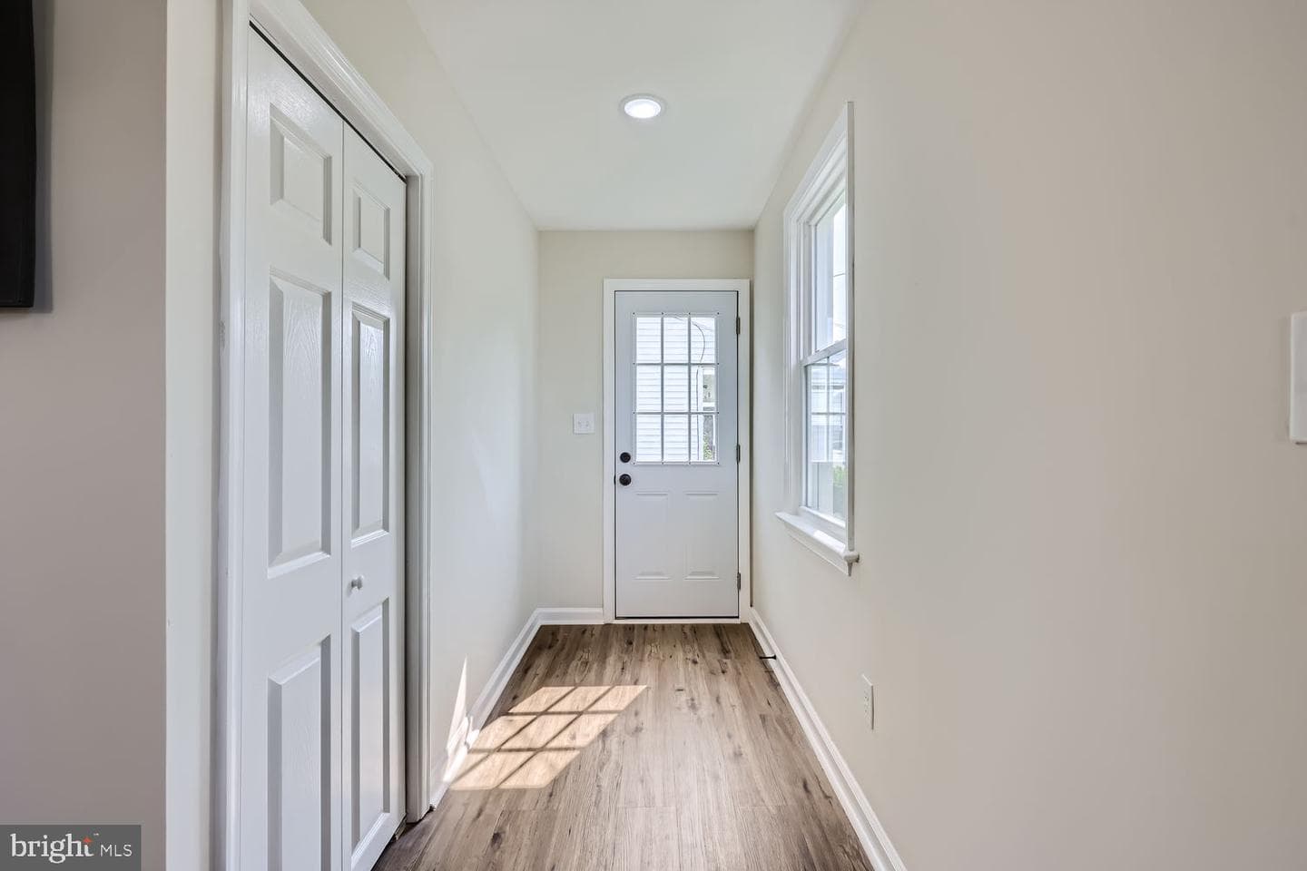 611 Lewis Street photo 6