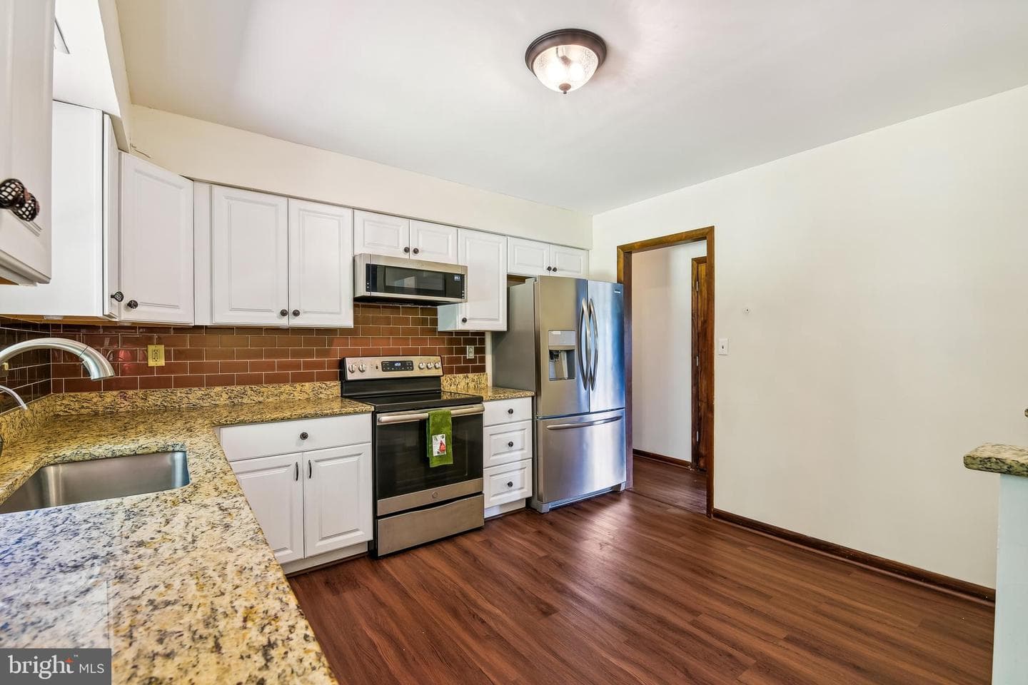 2728 Meadow Tree Drive photo 8